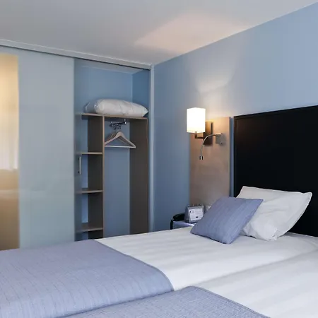 Kyriad Lyon Sud Foy 3*