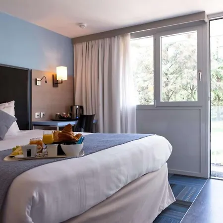 Kyriad Lyon Sud Foy 3*