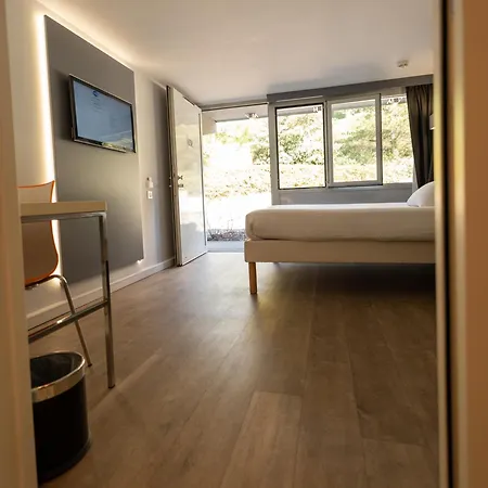 Kyriad Lyon Sud Foy Hotel 3*