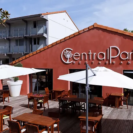 基里亚德里昂苏德圣佛伊酒店