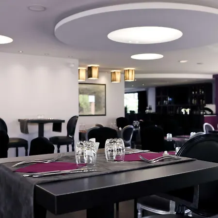 Otel Kyriad Lyon Sud Foy 3*