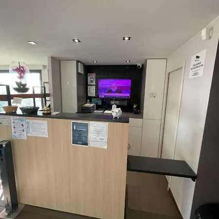 Kyriad Lyon Sud Foy 3*