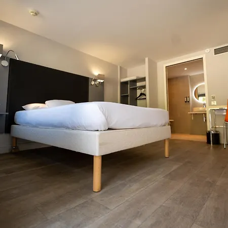 Kyriad Lyon Sud Foy 3*